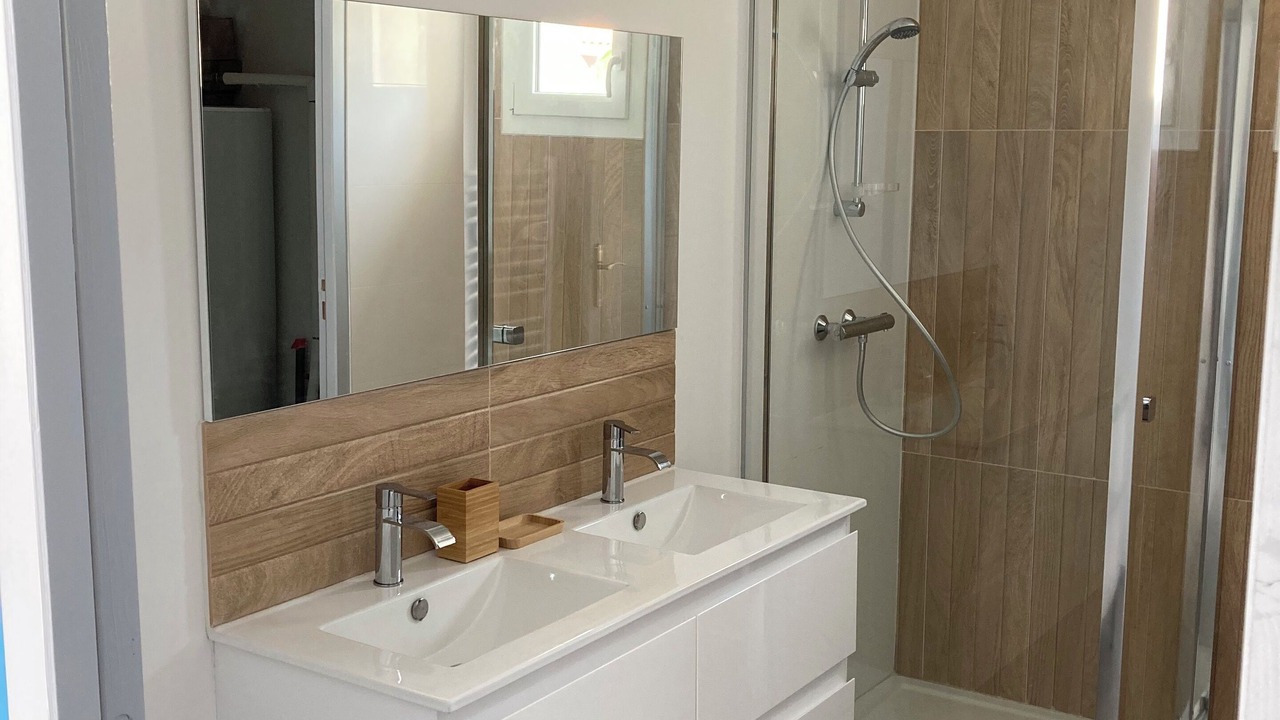 Photo of Bathroom in Montaren-et-Saint-Mediers