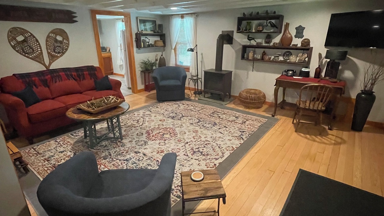 Photo of Livingroom in Town of Benson