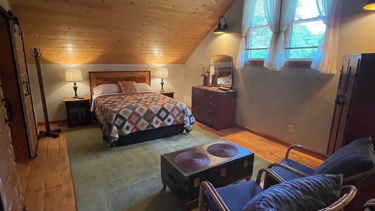 Photo of Bedroom in Town of Benson