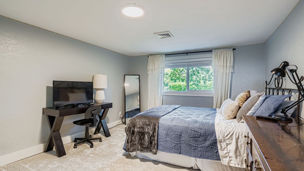 Photo of Bedroom in West Salem