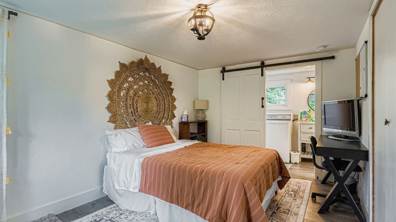 Photo of Bedroom in West Salem