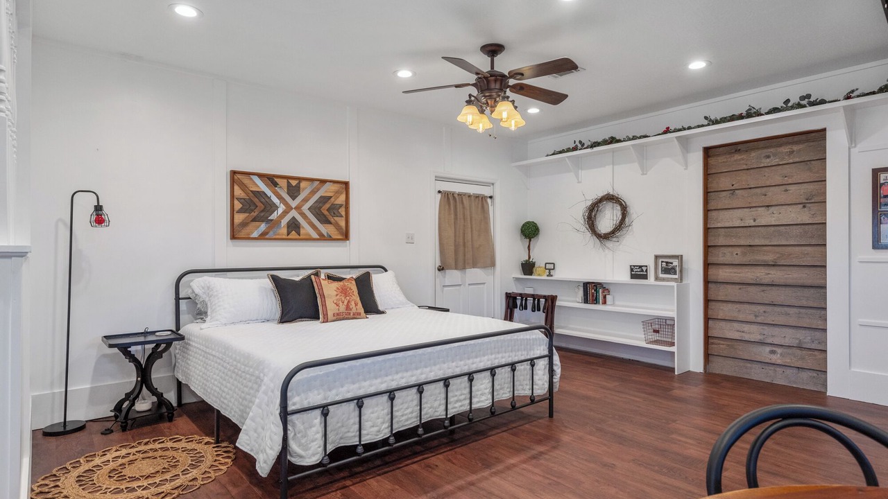 Photo of Bedroom in Hattiesburg