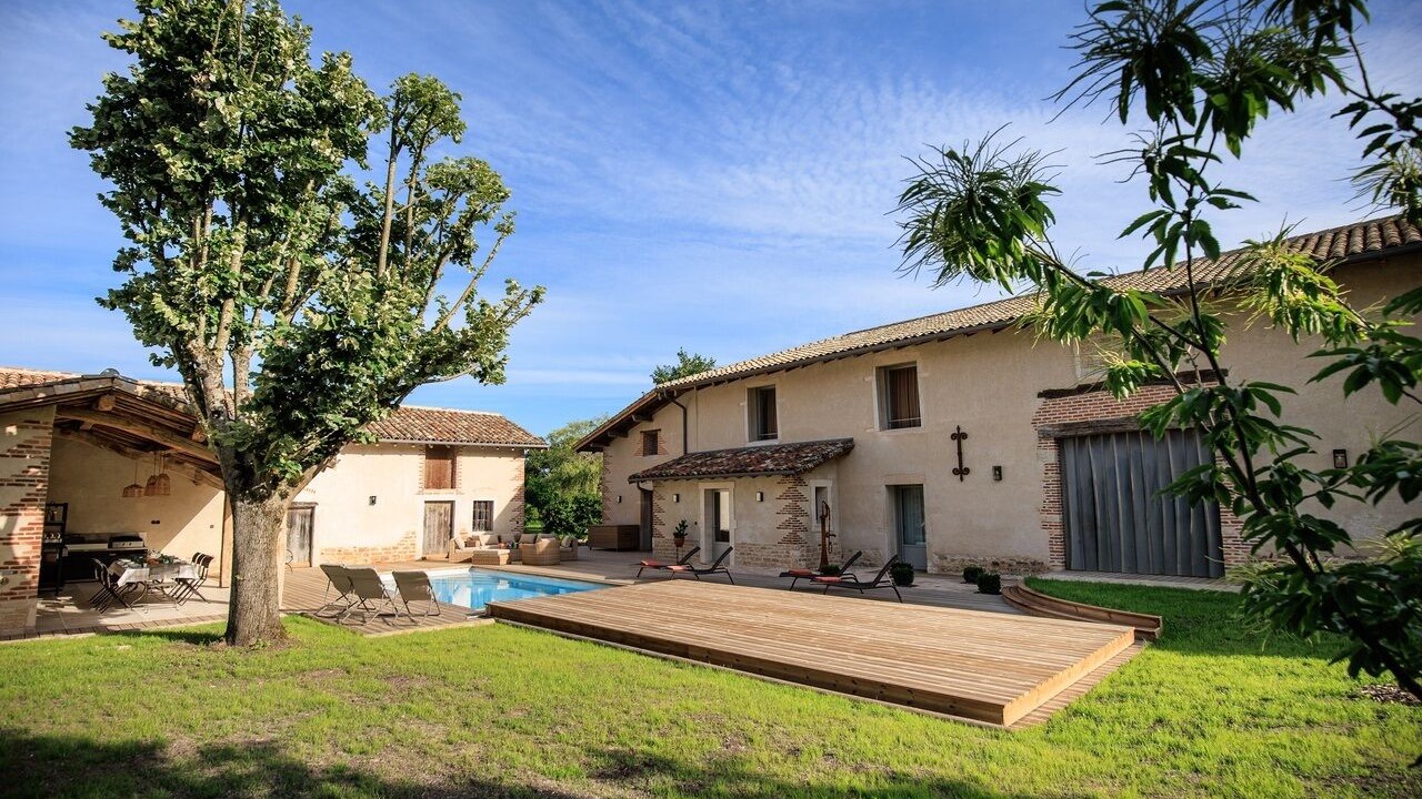 Photo of Outdoor in Bage-la-Ville