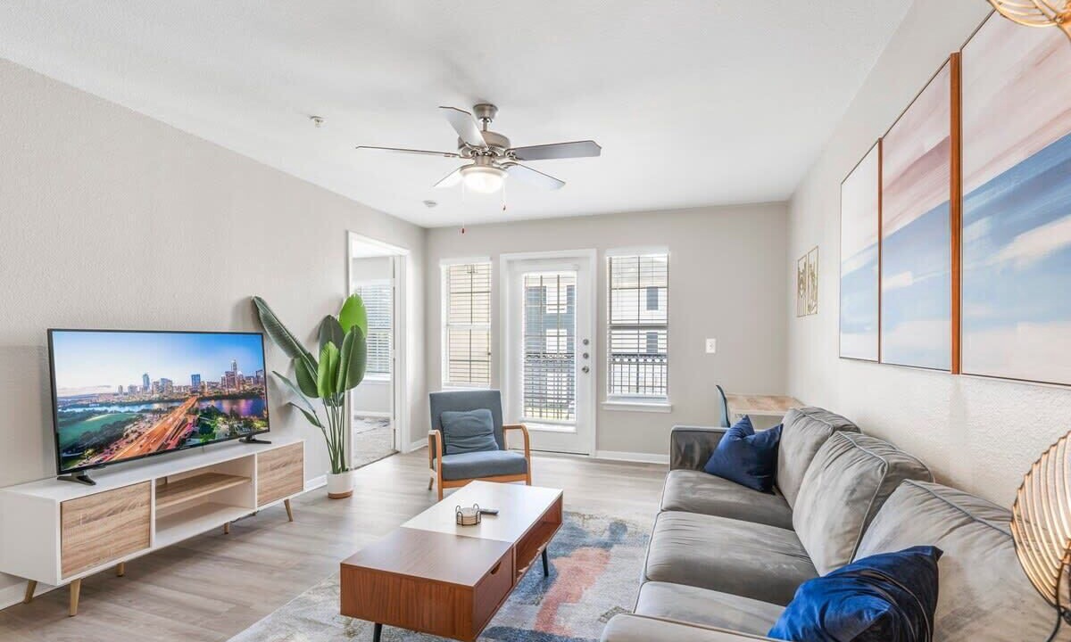 Photo of Livingroom in Pleasant Valley