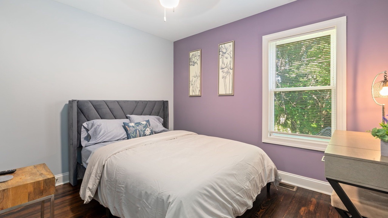 Photo of Bedroom in Maywood