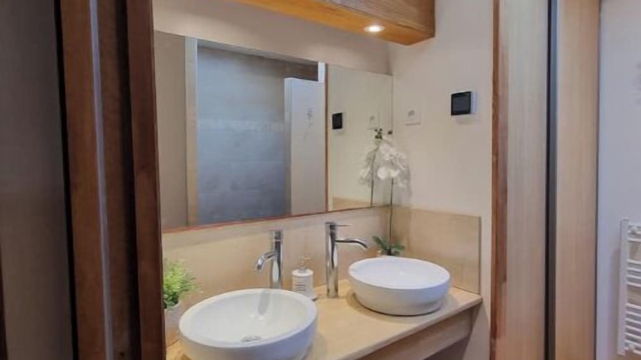 Photo of Bathroom in La Tourette-Cabardes