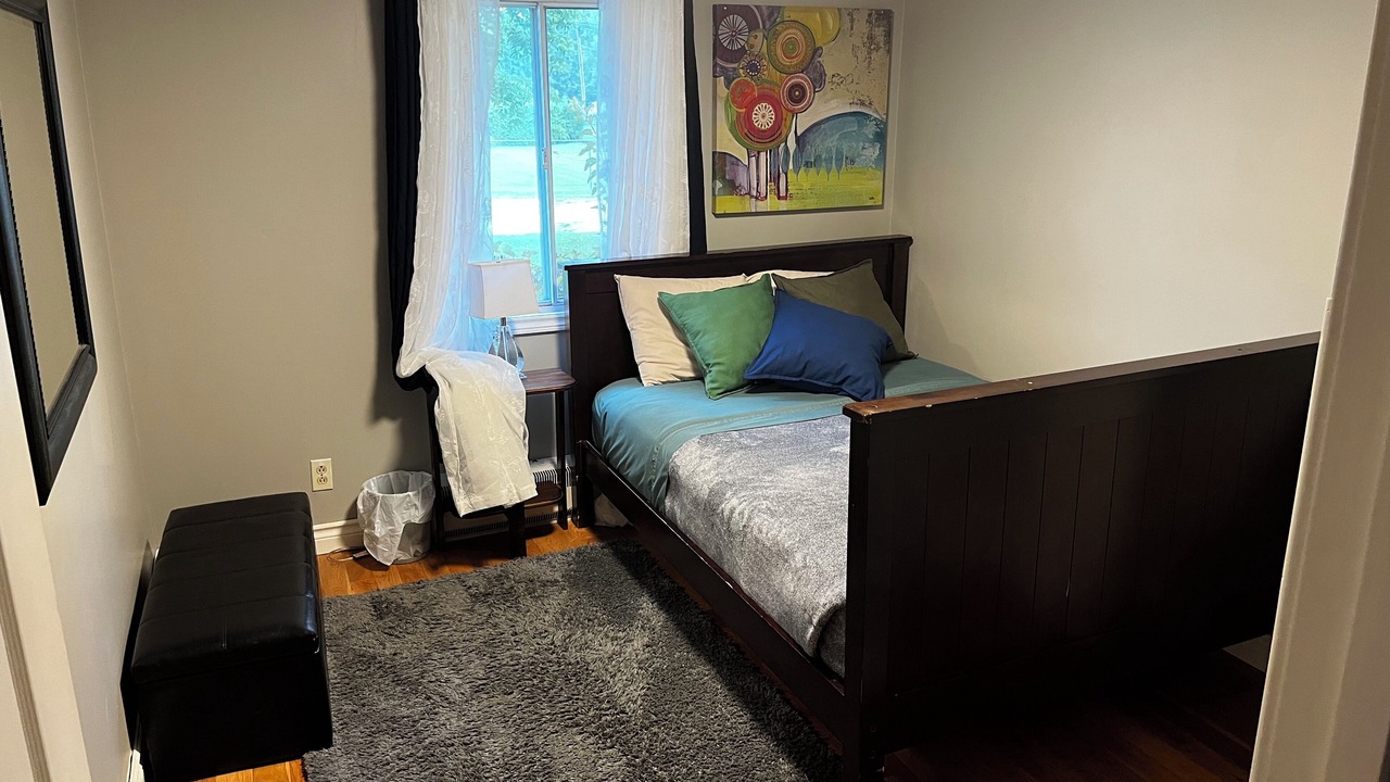 Photo of Bedroom in Alcona