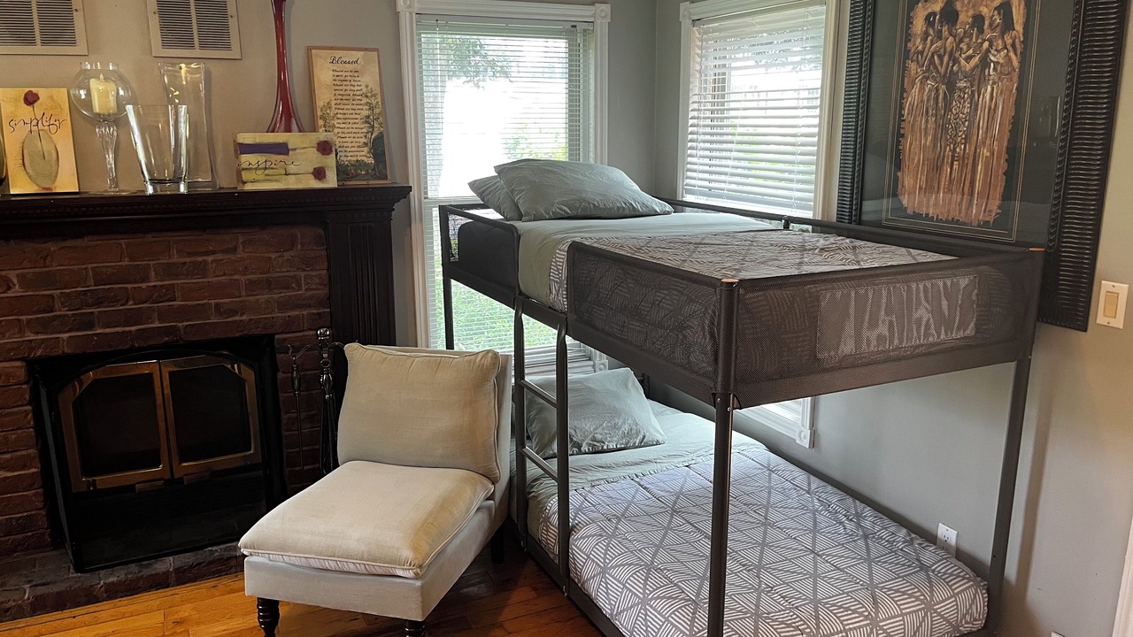 Photo of Bedroom in Alcona