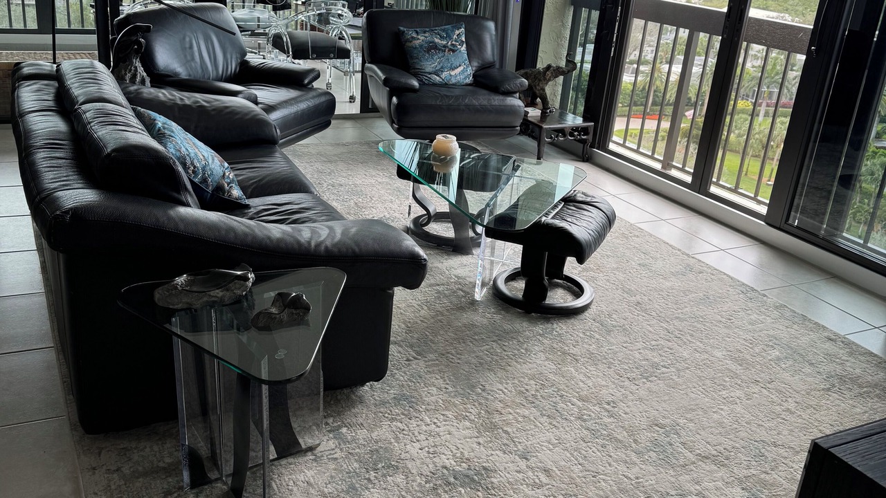 Photo of Livingroom in Pelican Bay