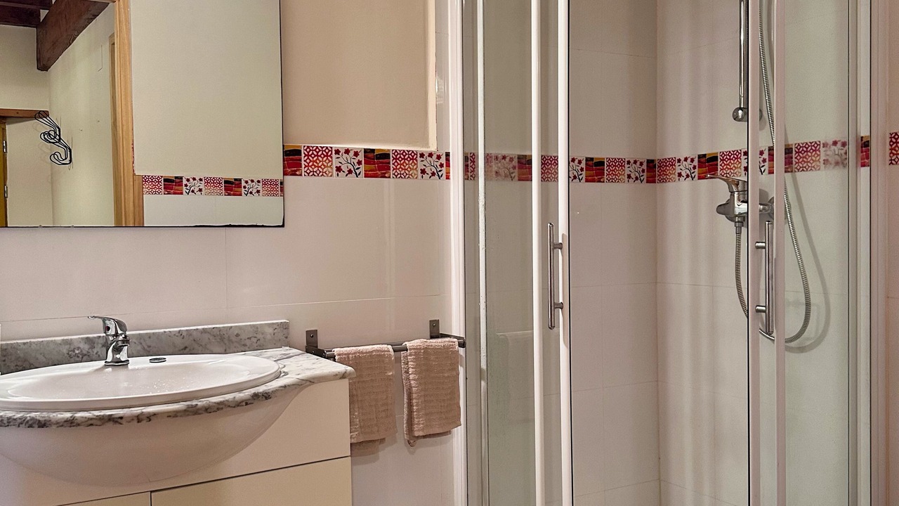 Photo of Bathroom in Viscos