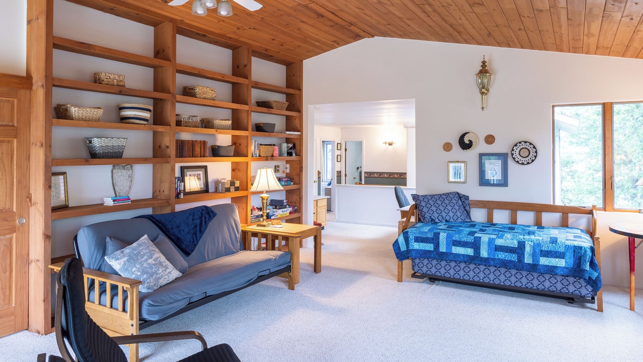 Photo of Livingroom in Plattsburgh