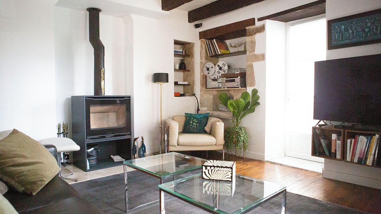 Photo of Livingroom in Saint-Jean-Lespinasse