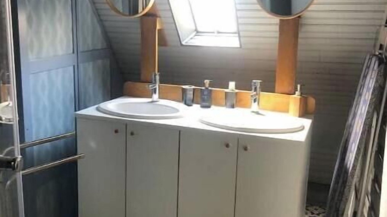 Photo of Bathroom in Neuvy-Grandchamp