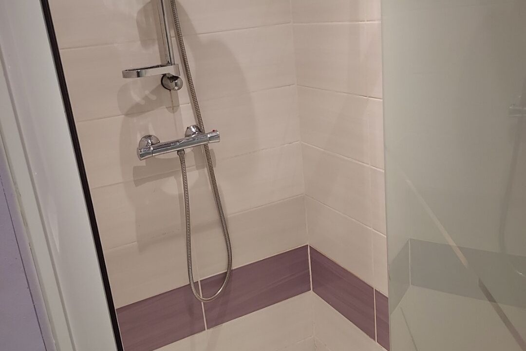 Photo of Bathroom in Espalion