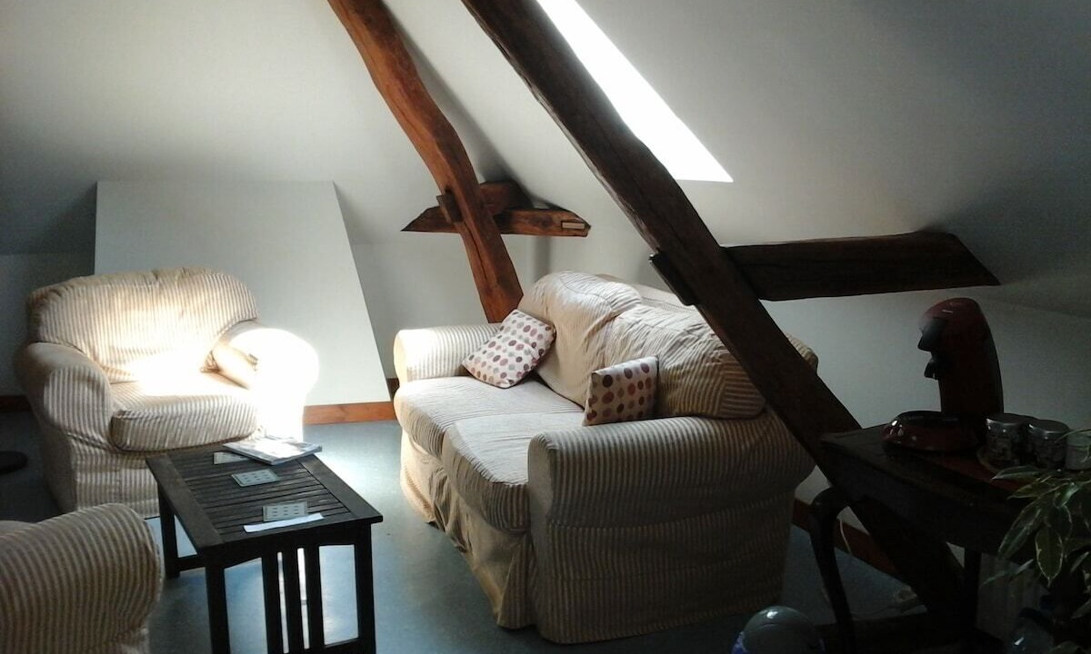 Photo of Others in Lhomme