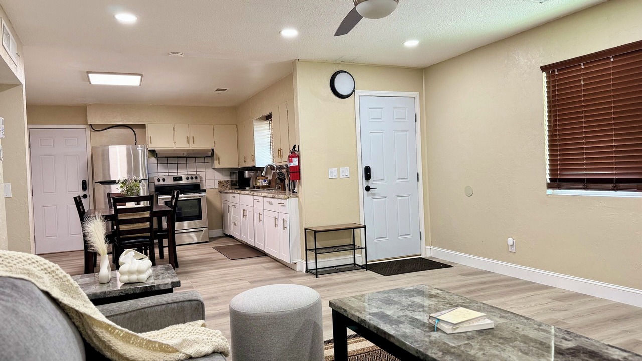 Photo of Livingroom in Hanford