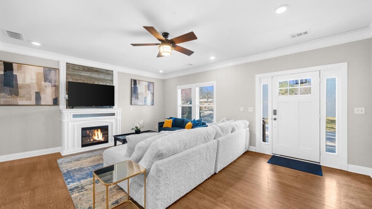 Photo of Livingroom in Lawrenceville