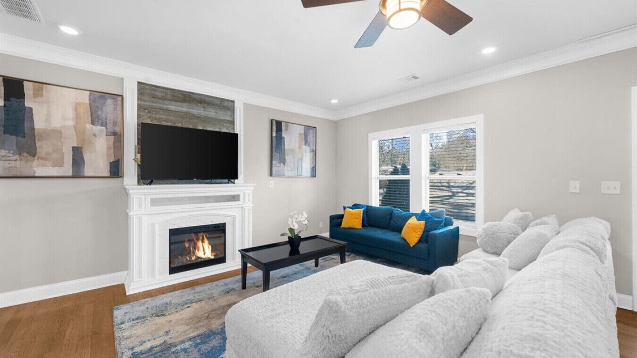 Photo of Livingroom in Lawrenceville