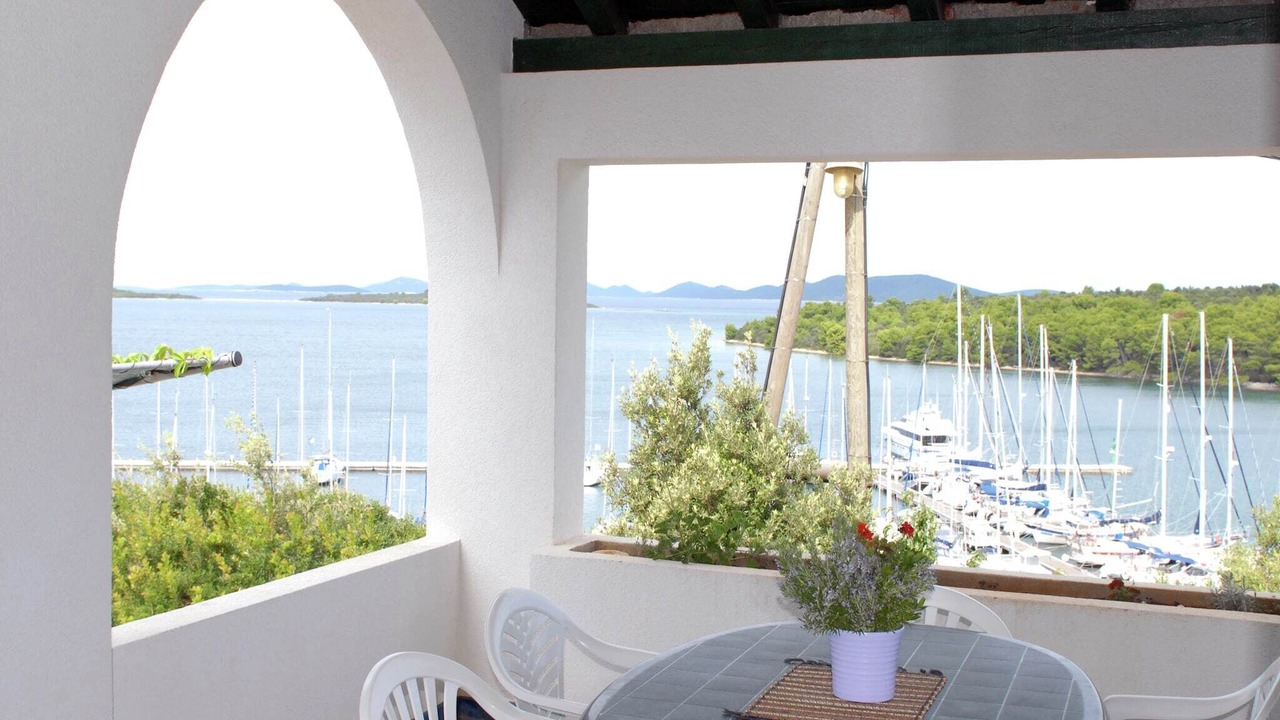 Photo of Patio Balcony in Veli Rat