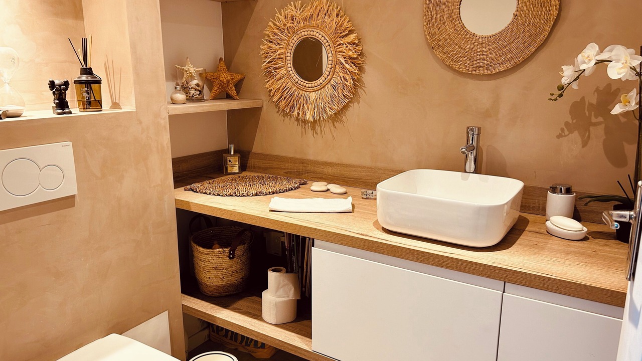Photo of Bathroom in Rochefort-du-Gard