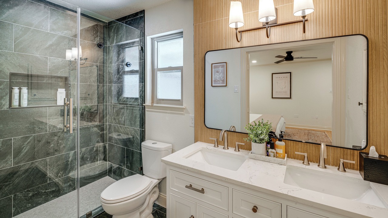 Photo of Bathroom in Granbury