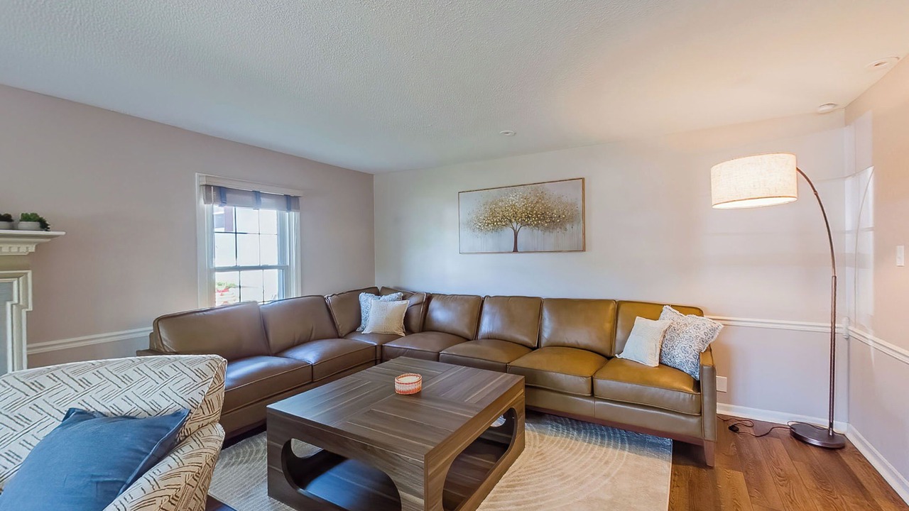 Photo of Livingroom in Edgewood
