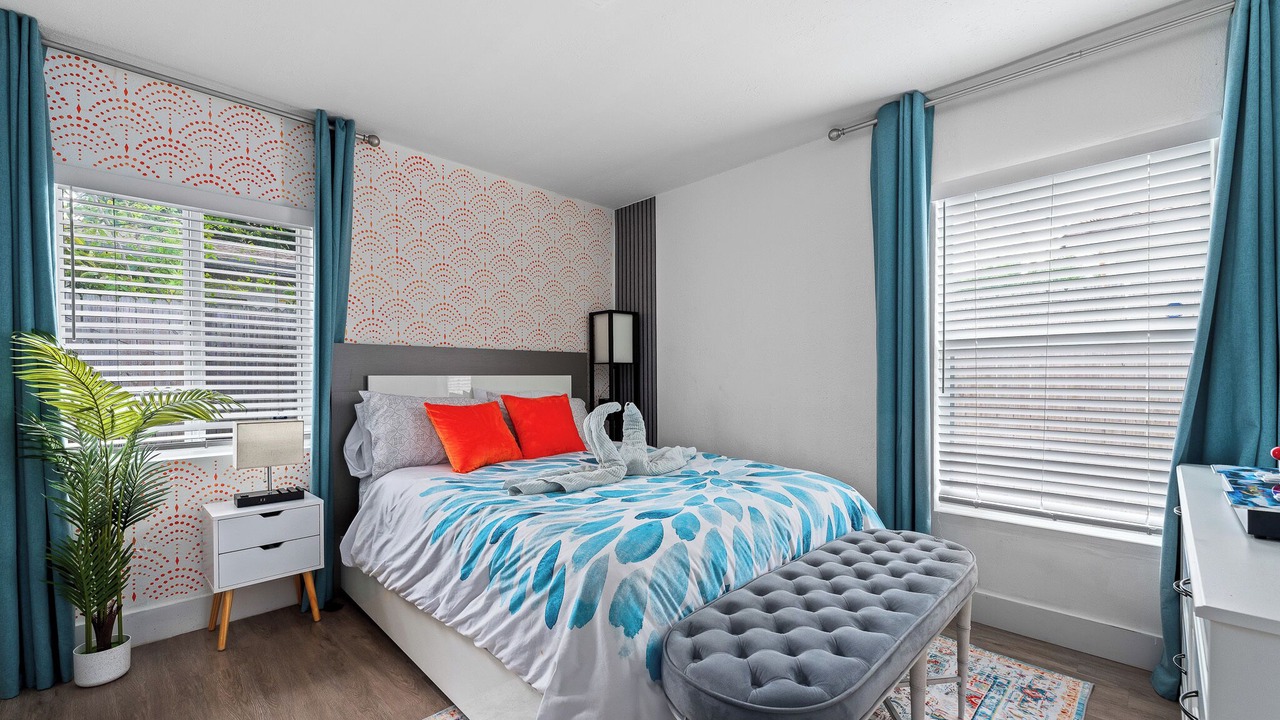 Photo of Bedroom in Central Oakland Park