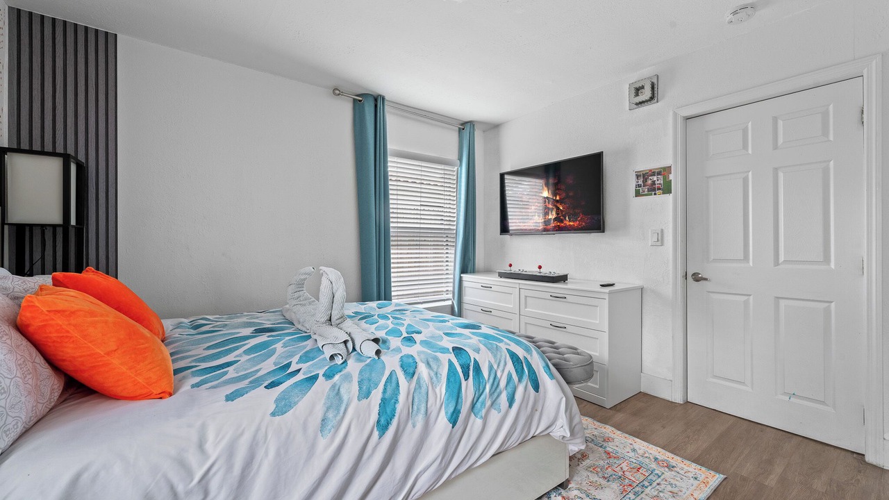 Photo of Bedroom in Central Oakland Park