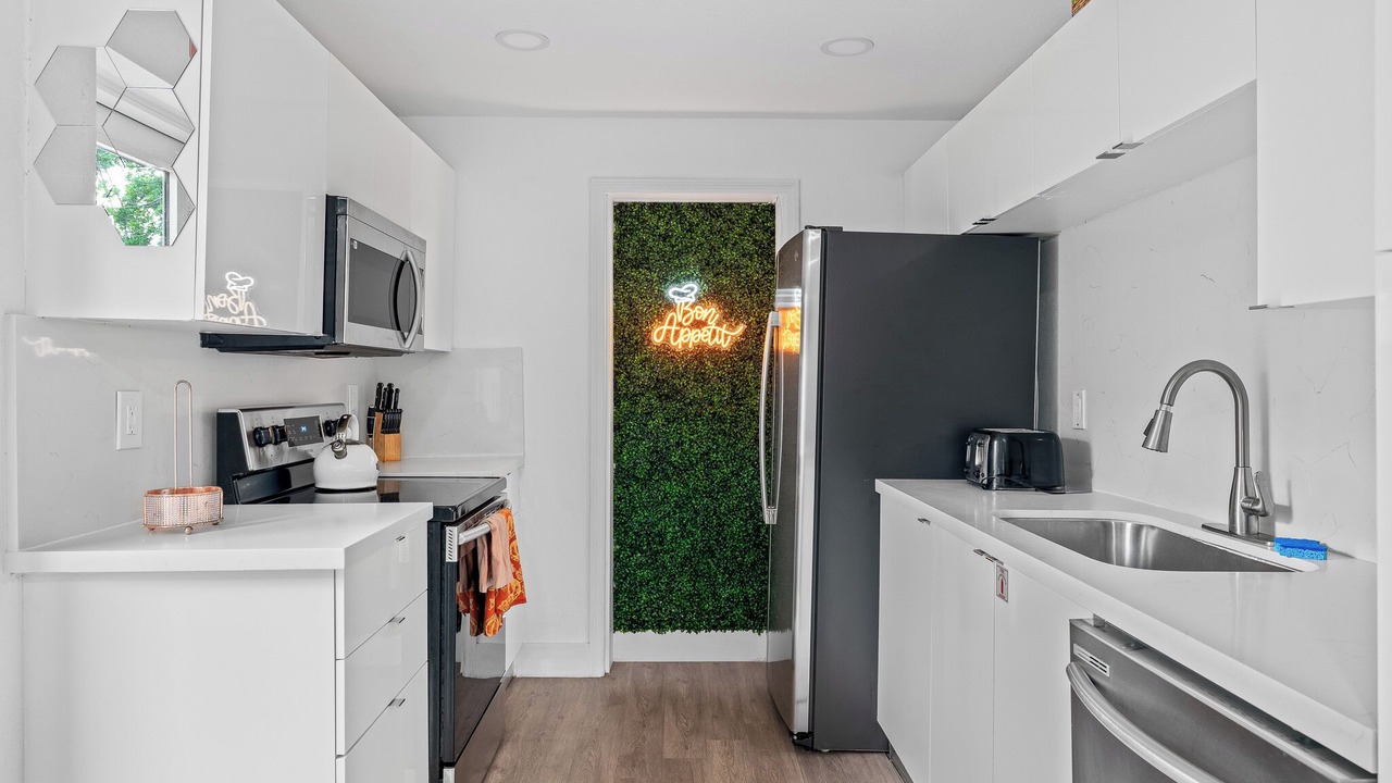 Photo of Kitchen in Central Oakland Park