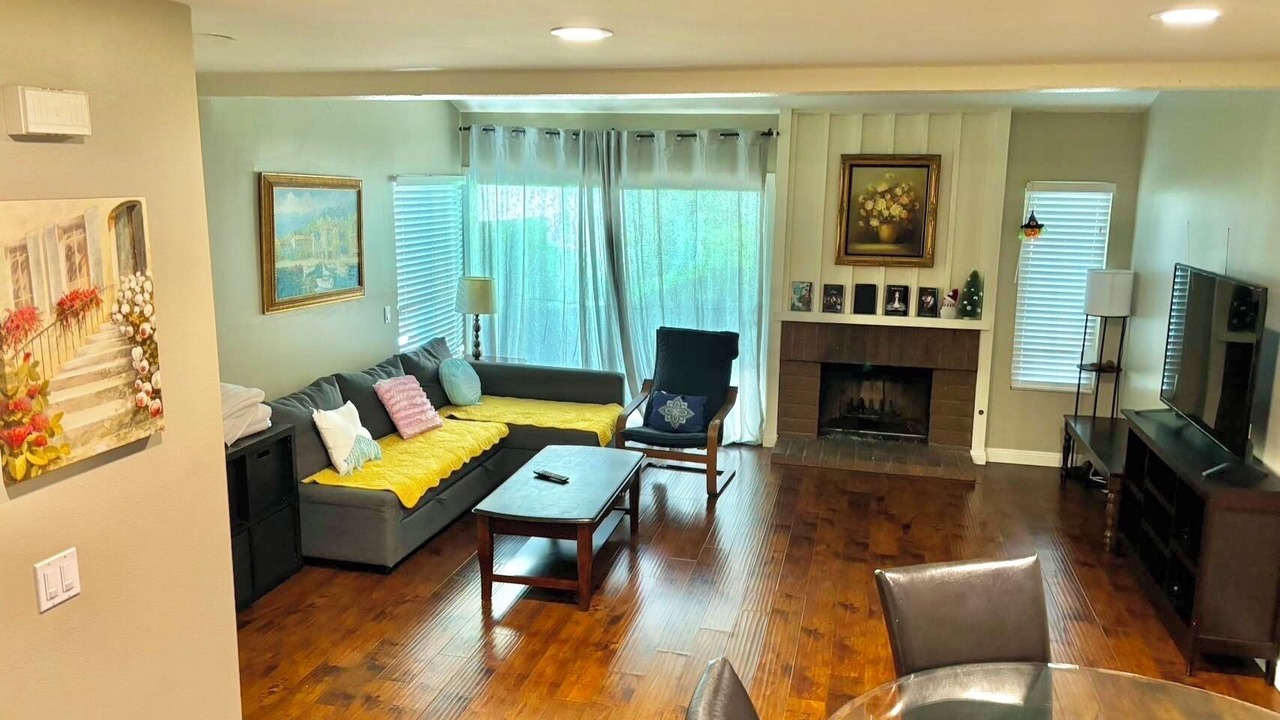 Photo of Livingroom in West Covina