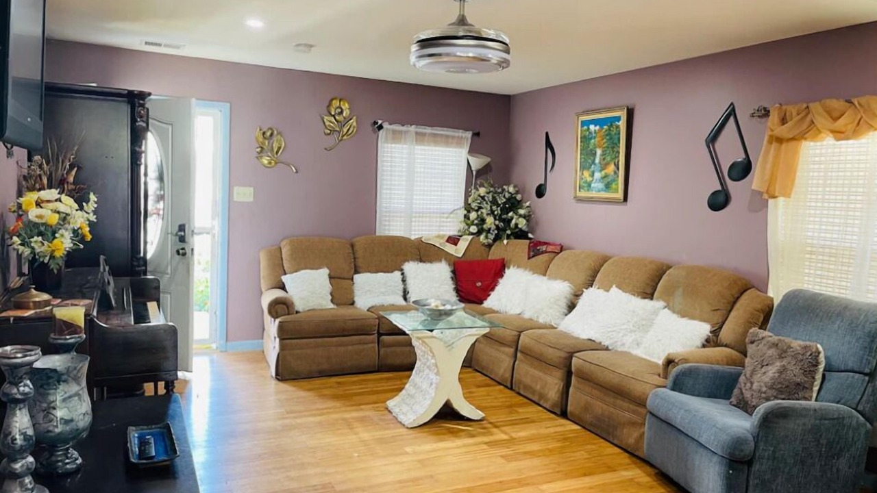 Photo of Livingroom in North Philadelphia West