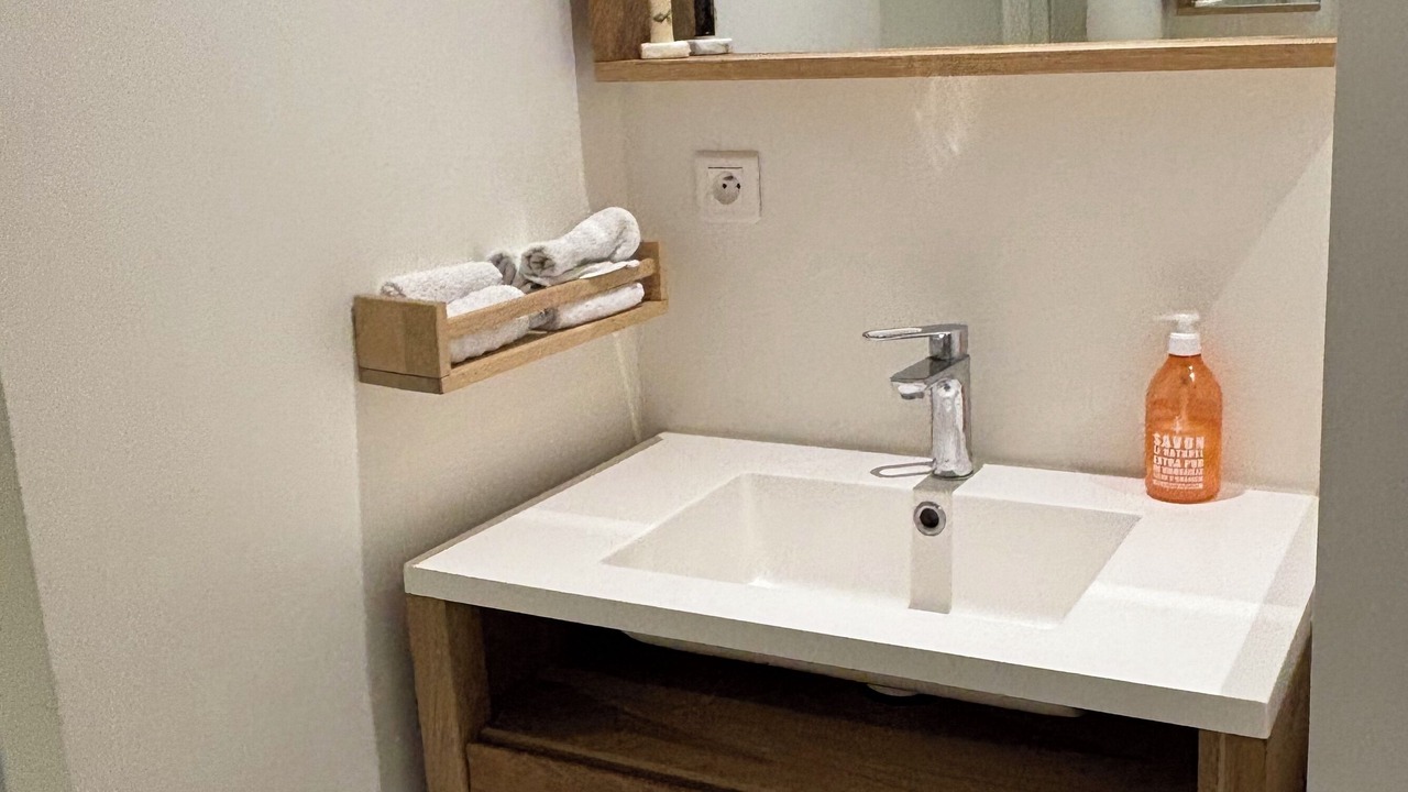 Photo of Bathroom in Couzon-au-Mont-d'Or
