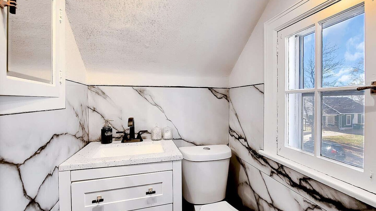 Photo of Bathroom in College Hill