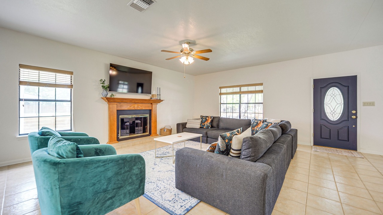 Photo of Livingroom in Camp Wood