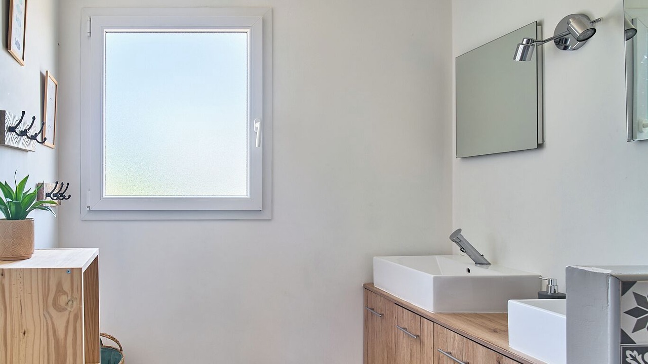 Photo of Bathroom in Lancieux