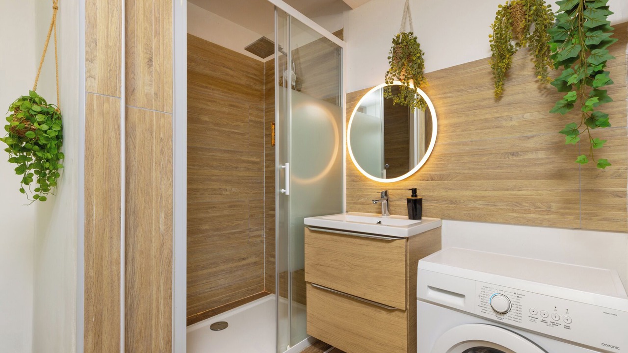 Photo of Bathroom in Limoux