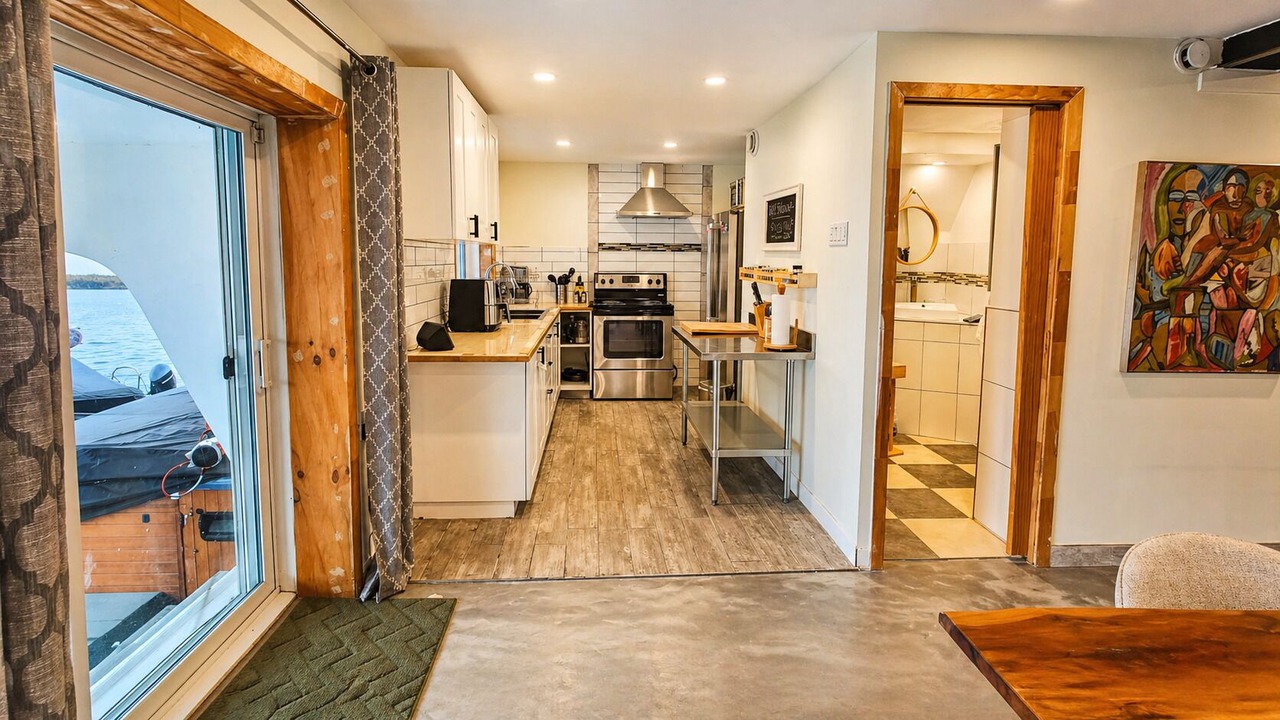 Photo of Kitchen in Laval-des-Rapides
