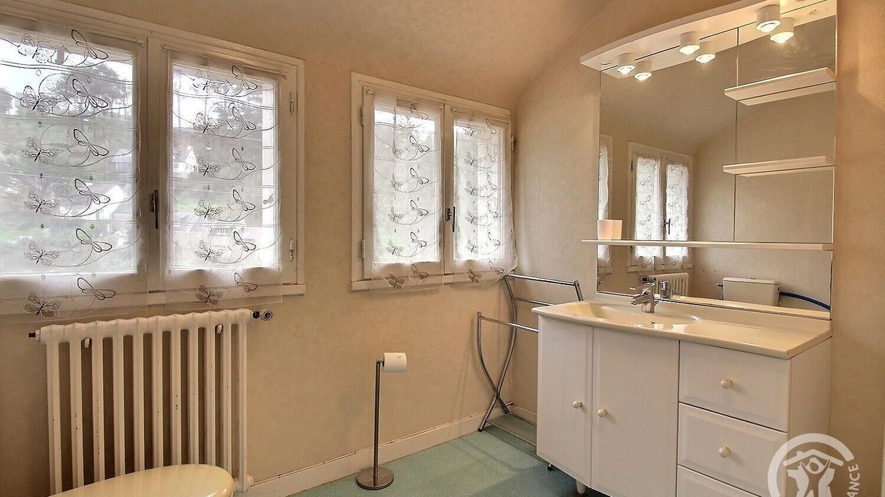 Photo of Bathroom in Ploumilliau