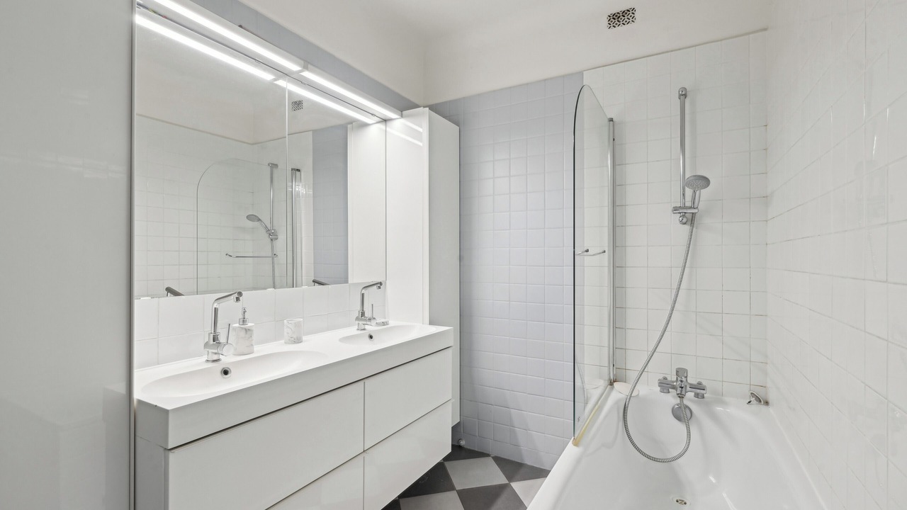Photo of Bathroom in Porte-Dauphine