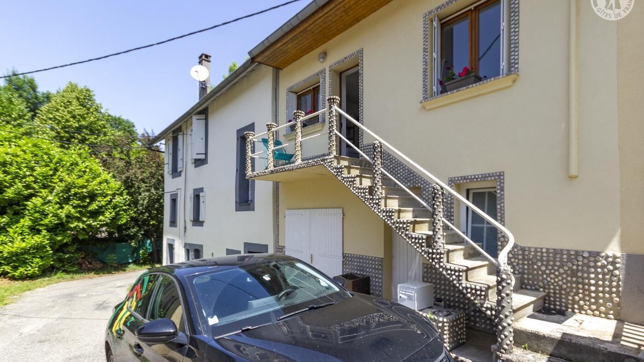 Photo of Outdoor in Yenne