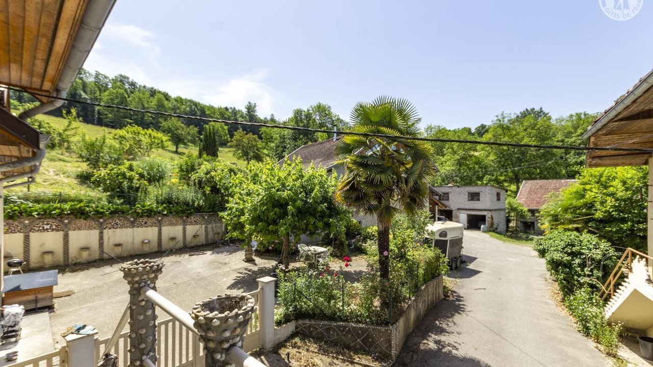 Photo of Outdoor in Yenne