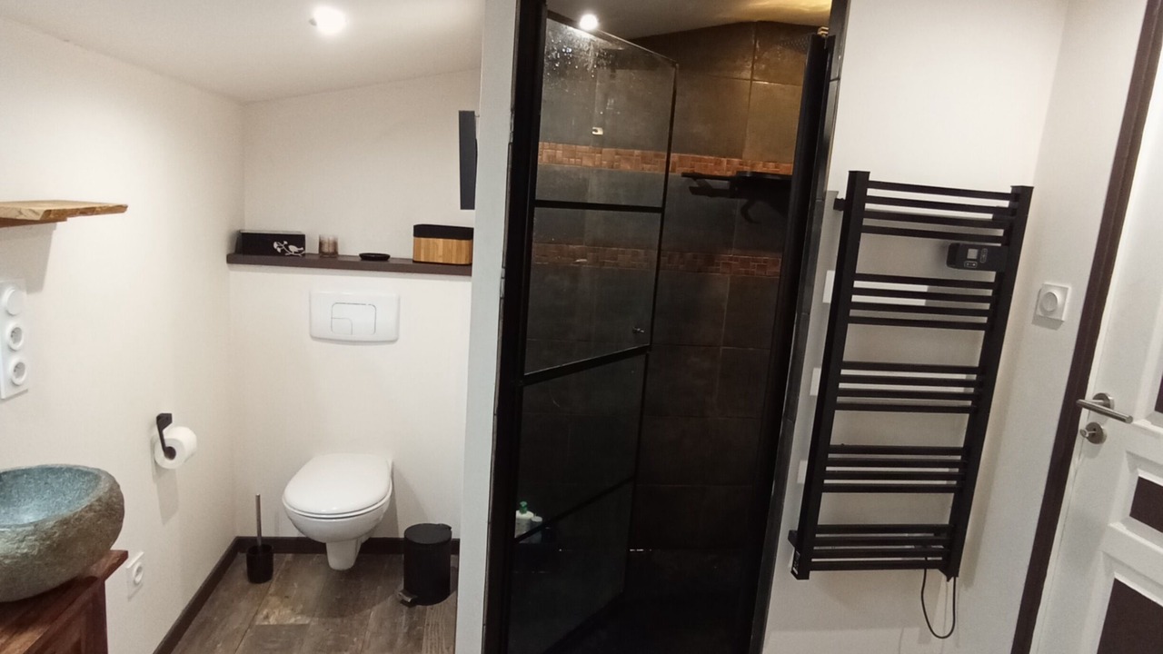 Photo of Bathroom in Saint-Etienne-du-Bois
