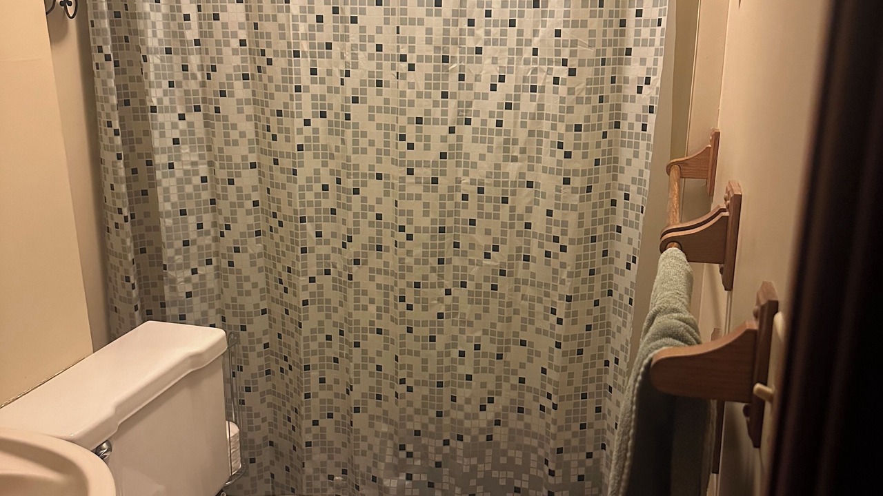 Photo of Bathroom in Colpoys Bay