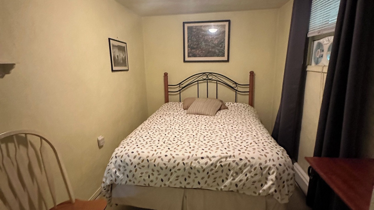 Photo of Bedroom in Colpoys Bay