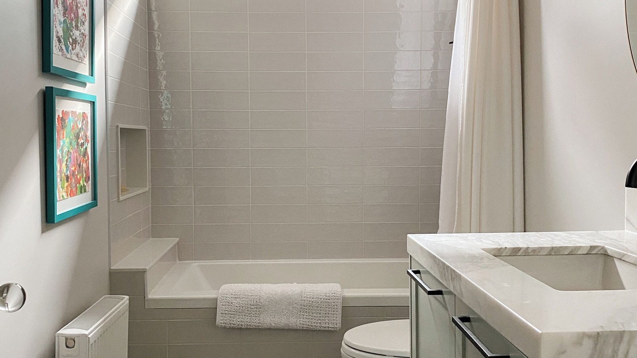Photo of Bathroom in Dovercourt Park