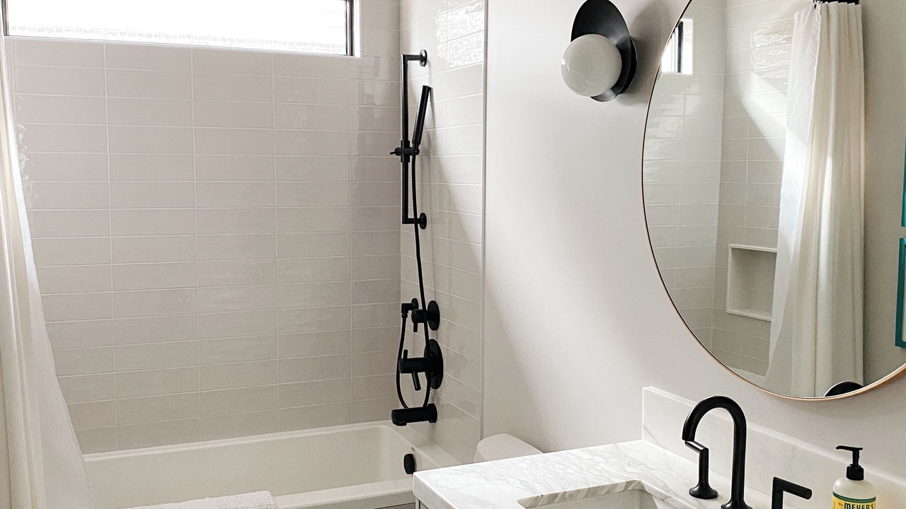 Photo of Bathroom in Dovercourt Park