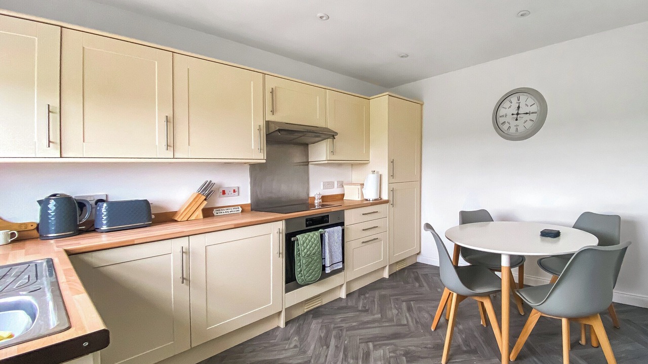 Photo of Others in Alford