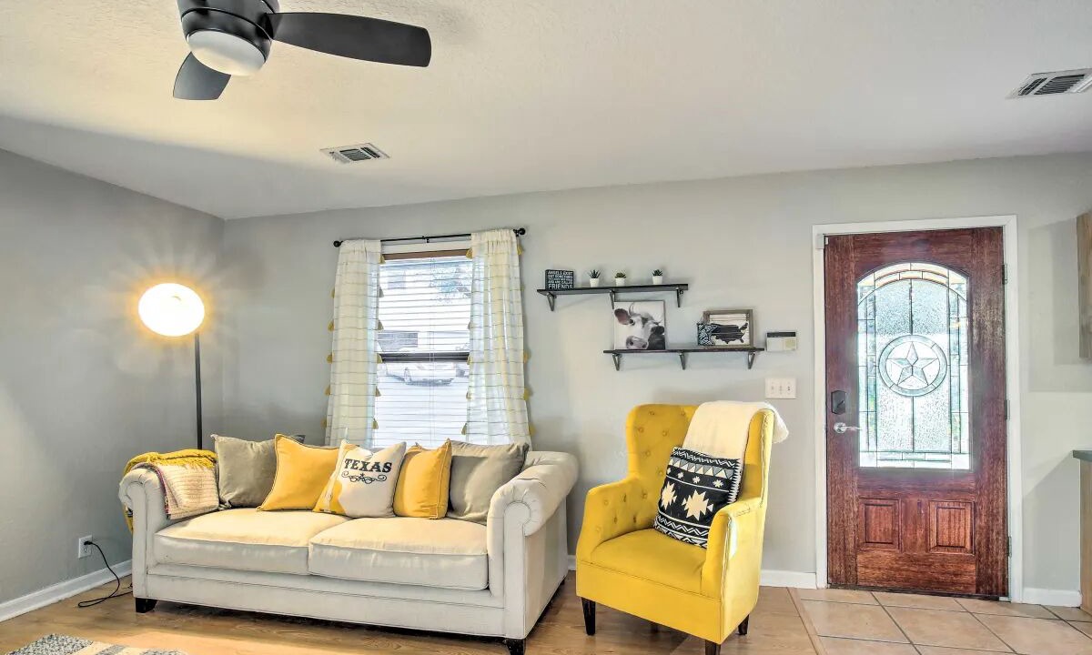 Photo of Livingroom in Wetmore