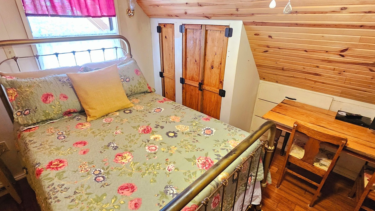 Photo of Bedroom in Russellville