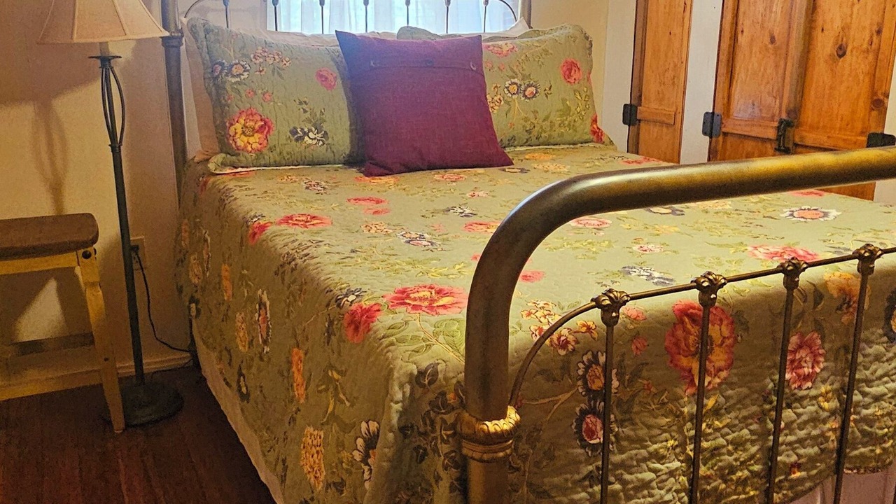 Photo of Bedroom in Russellville